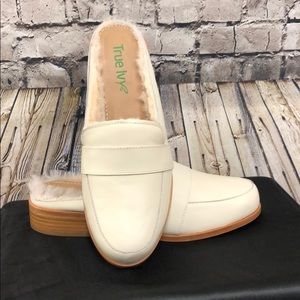 True ivy winter white mule Sz 6.5